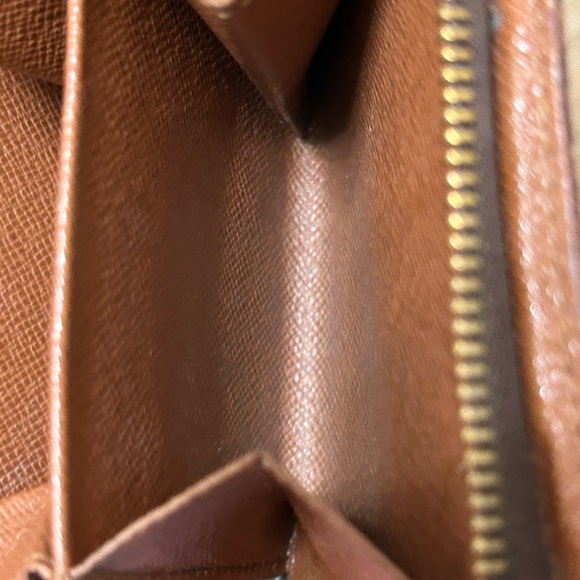 Louis Vuitton Monogram Compact Zip Bifold Wallet listing updated - Picture 11 of 17